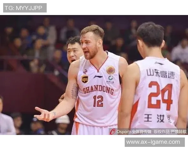 曝山东新外援已敲定劳森将搭档莫泰尤纳斯?