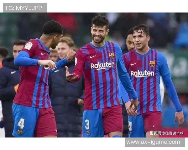 巴萨对阵赫塔费比赛中,球迷冲进球场举起巴勒斯坦国旗,震撼全场 巴萨对阵赫塔费比赛中,球迷冲进球场举起巴勒斯坦国旗,震撼全场